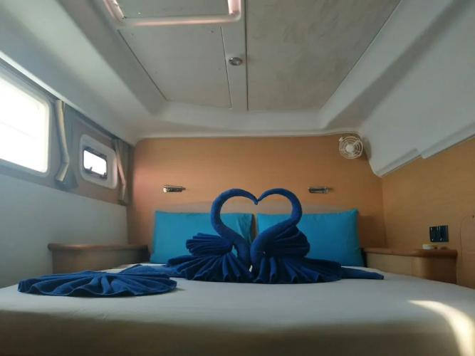 Discover Catamaran Phuket - LAGOON440