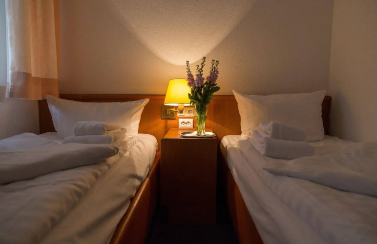 Hotel Mona