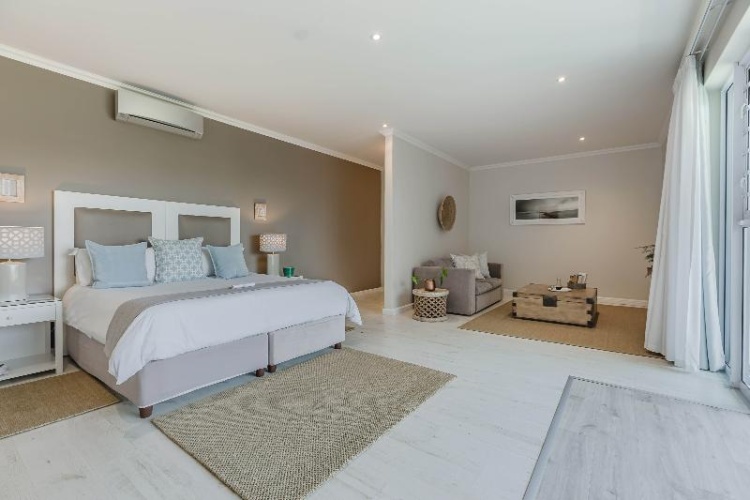 Luxury Suite with balcony