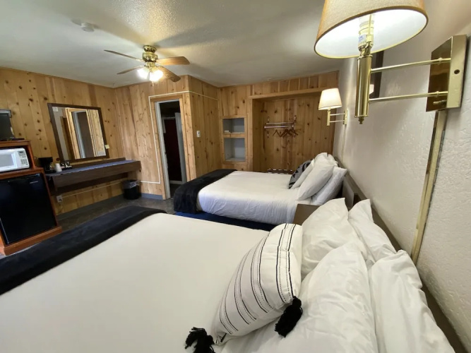 Columbia Point Resort