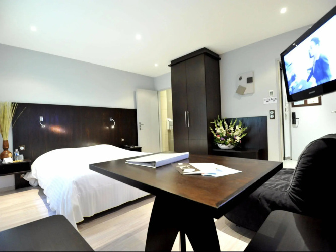Cottage Hotel