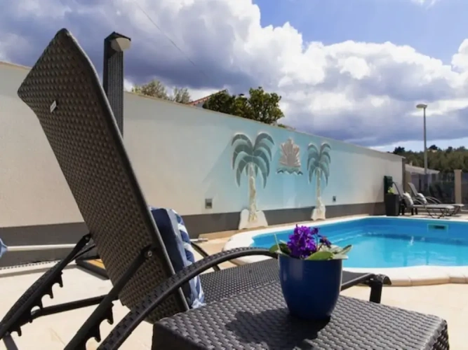 2 Bedrooms Classic Apartment with balcony