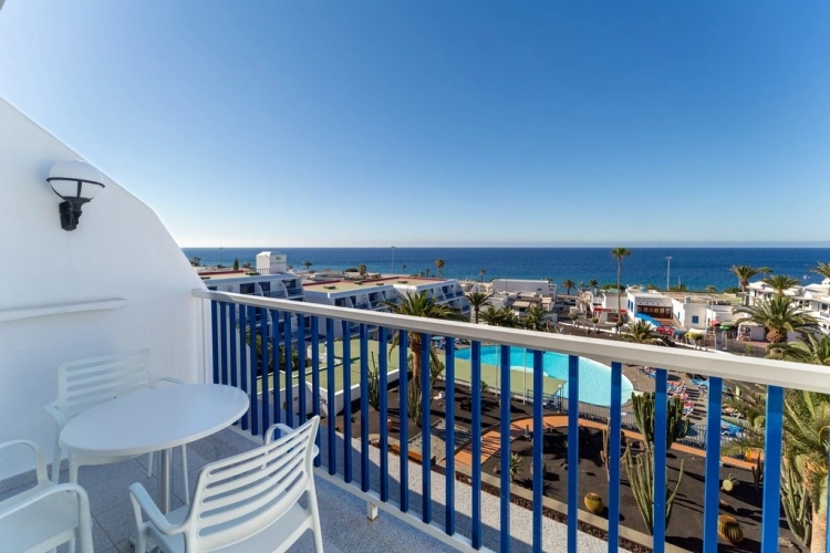 1 Bedroom Double Apartment with sea view