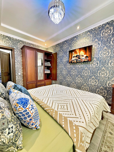 Ulitsa Sadyka Azimova 63 Flat