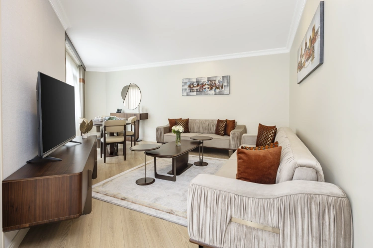 3 Bedrooms Deluxe Corner Apartment