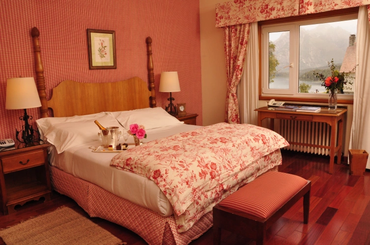 Standard Double room with lake view