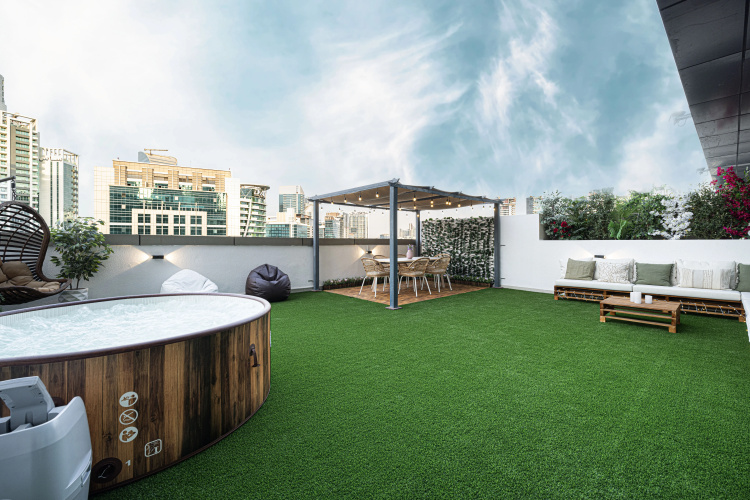 Next House - DownTown Views Hostel