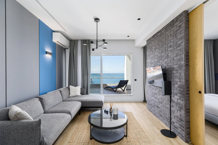 Oddity Seafront Penthouse Apartments