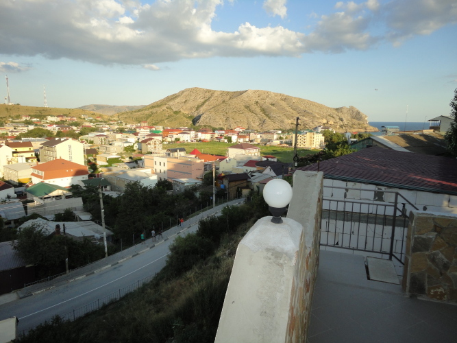 Фирейный судак. 8. Гора фирейная крым вид на горы. Фирейная гора судак ночью. Крым судак гора фирейная гостевой дом.