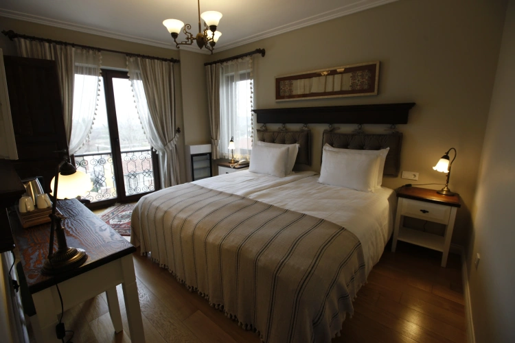 Deluxe Double room with city view