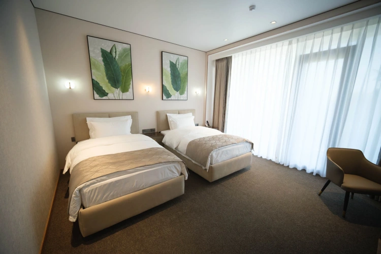 Bed in Dorm with balcony and with city view