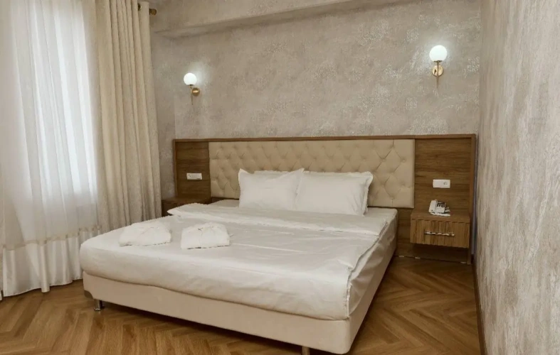 Deluxe Double room with city view