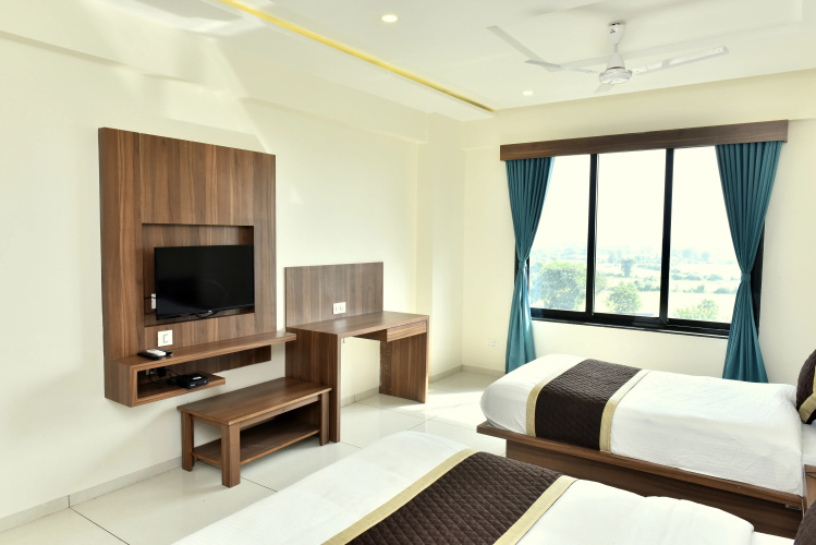Aagman Hotel