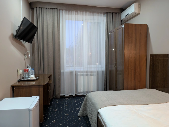 Standard Double room with city view