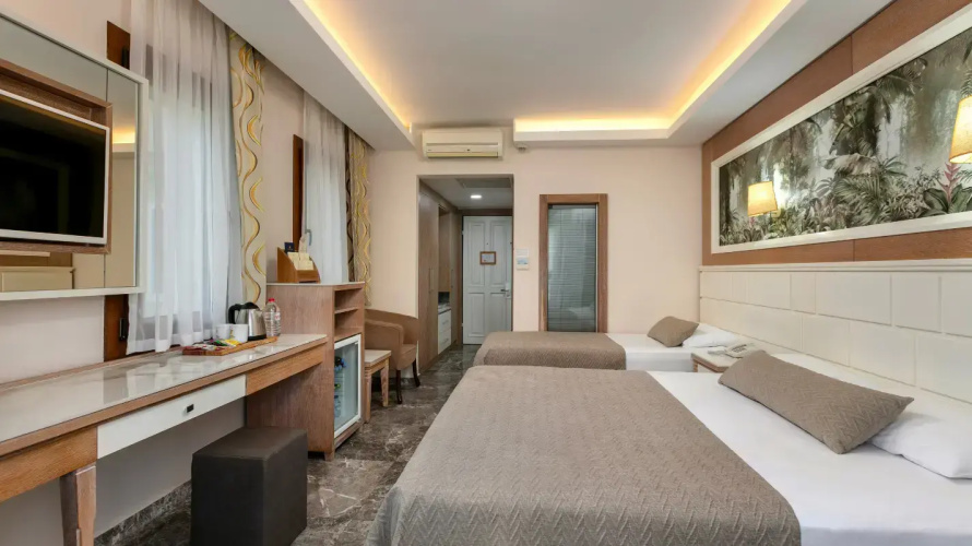 Garden Deluxe Double room with balcony