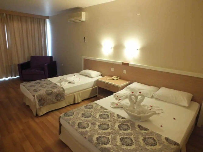 Standard Triple room