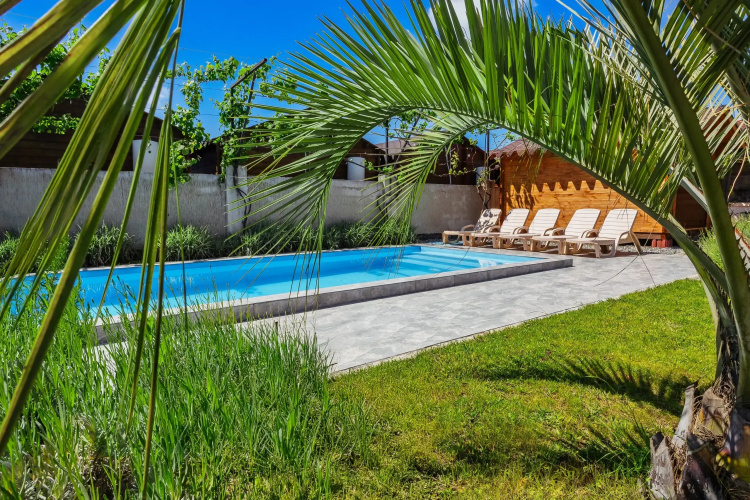 Yazon Hotel