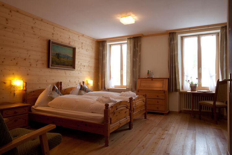 Standard Triple room with view