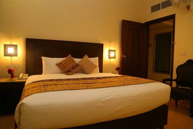 Royal Lahore Hotel