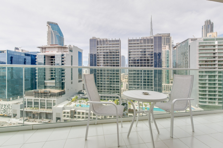 1 Bedroom Luxury Apartment with balcony and with view