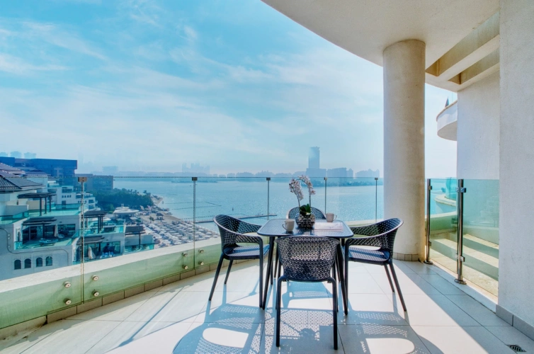 2 Bedrooms Apartment with balcony and with view