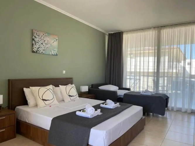 Standard Triple room with balcony