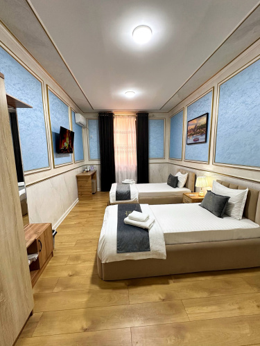 Afsona Hotel
