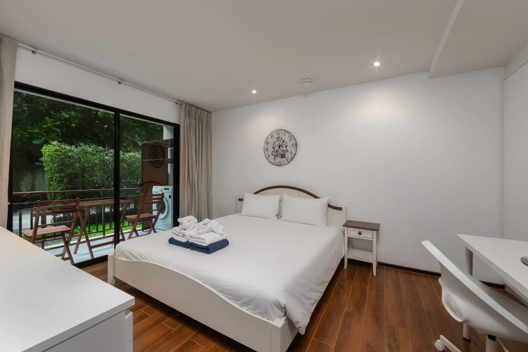 Suite Sangir Rawai Beachfront Title Condo Apartments