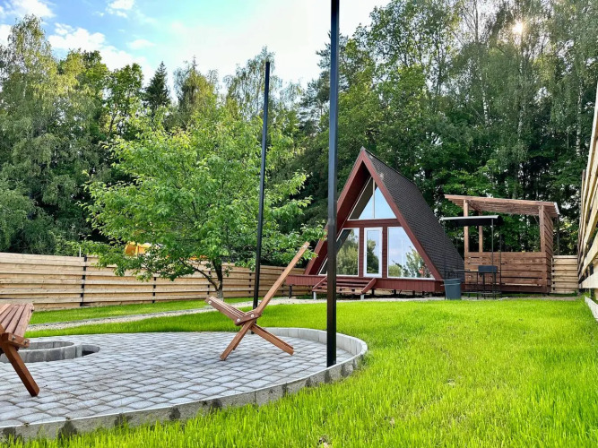 Двухместный коттедж Мансарда с красивым видом из окна двуспальная кровать