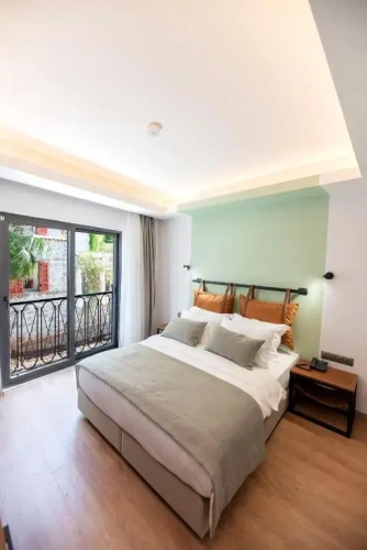 Standard room with land view