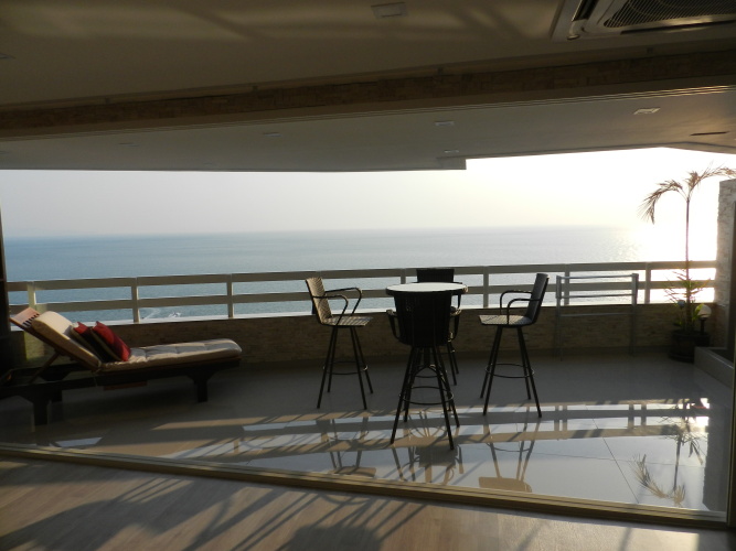 1 Bedroom Apartment with balcony and with frontal sea view