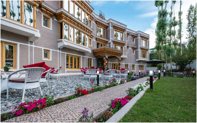 Sangaylay Palace Hotel
