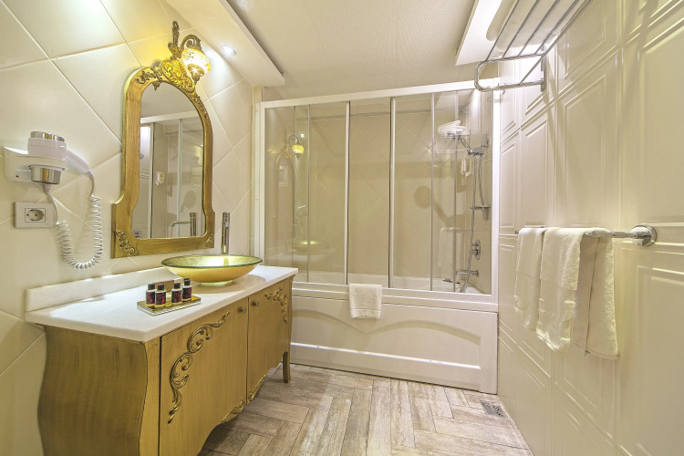 Art Deco Design Suites Hotel