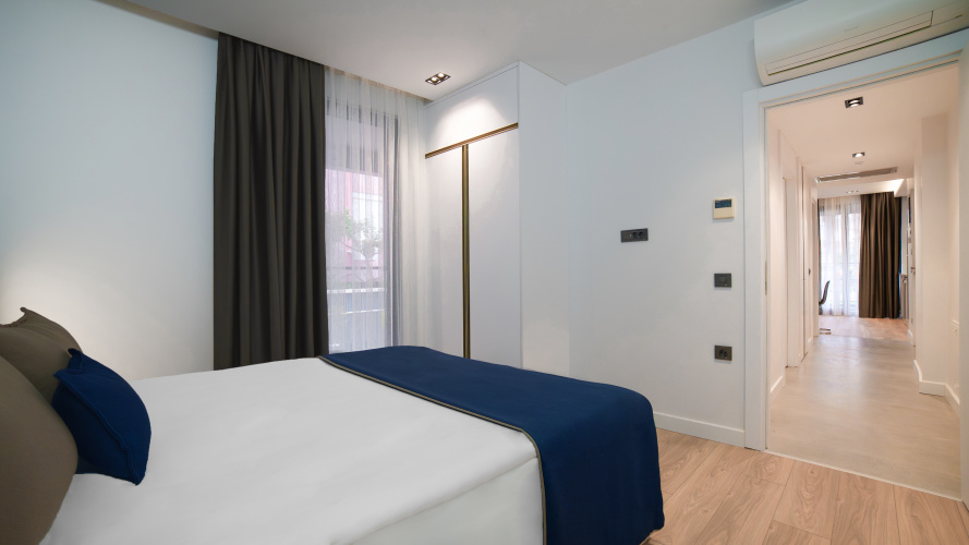 2 Bedrooms Suite with balcony and with mountain view