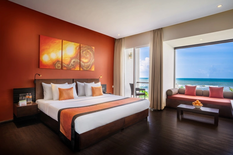 Superior room with balcony and with ocean view