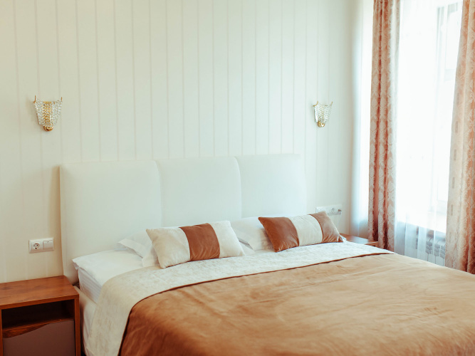 Standard Double room with city view