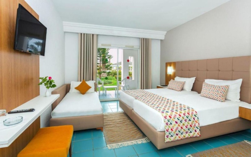 Standard Triple room with balcony