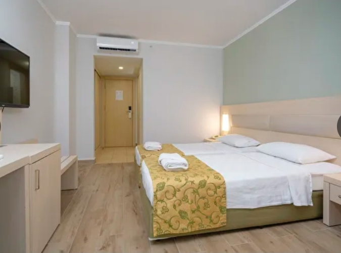 White Lilyum Hotel