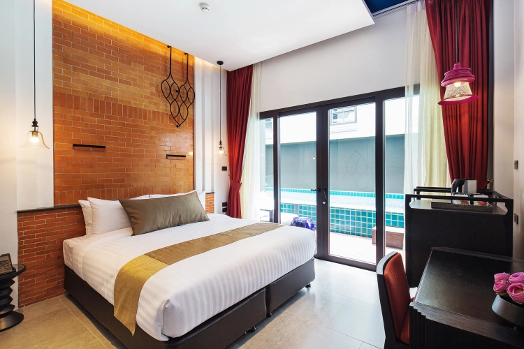 Deluxe with Pool Access Double room with balcony