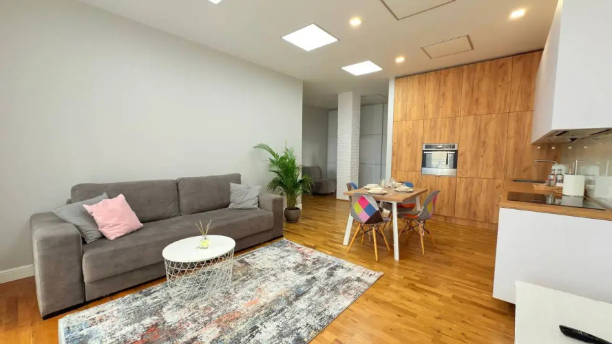 Фотография номера квартиры Апартаменты ЕвроУют Просторные трехкомнатные недалеко от центра