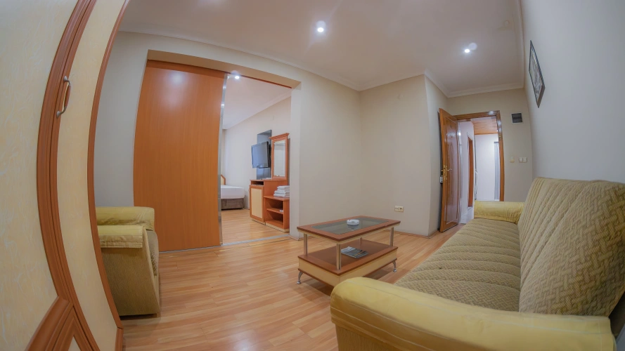Deluxe Suite