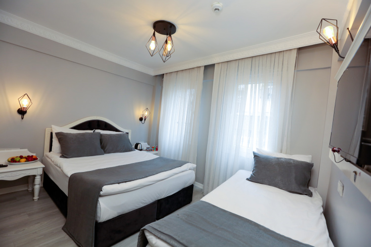 Standard Twin room with city view