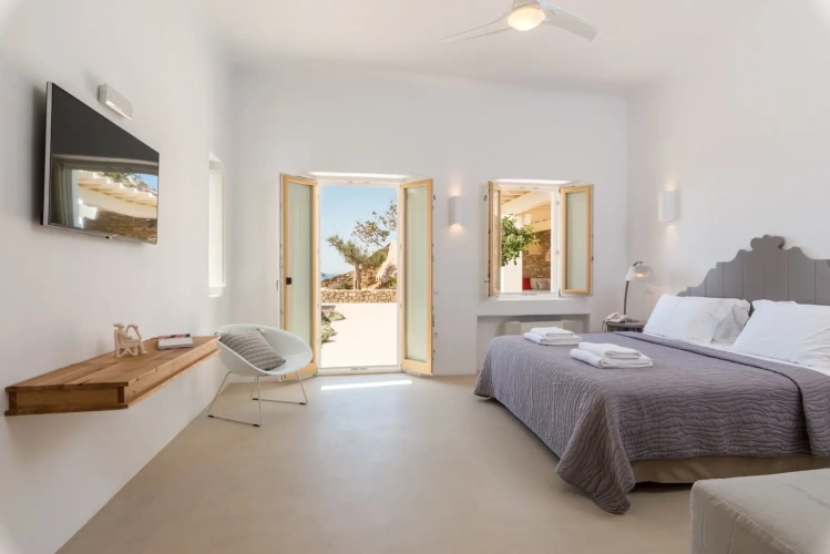 Sextuple Villa with view
