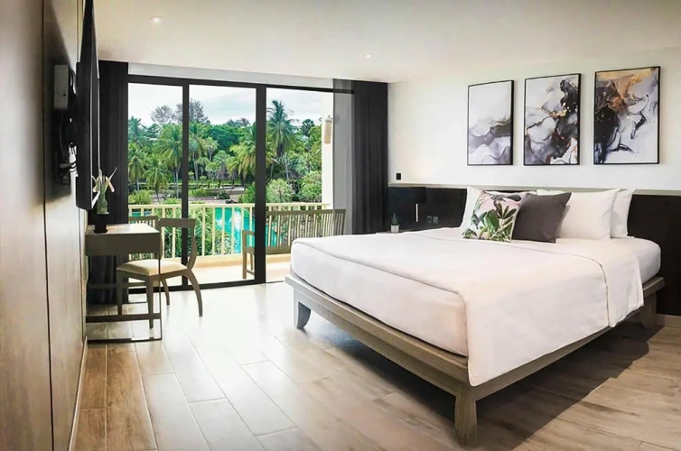 Superior Paradox Double room with balcony and with garden view