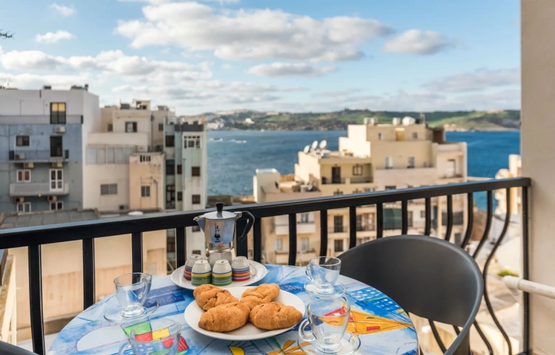 1 Bedroom Apartment with balcony