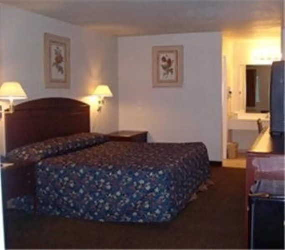 Cedar Creek Inn Hotel