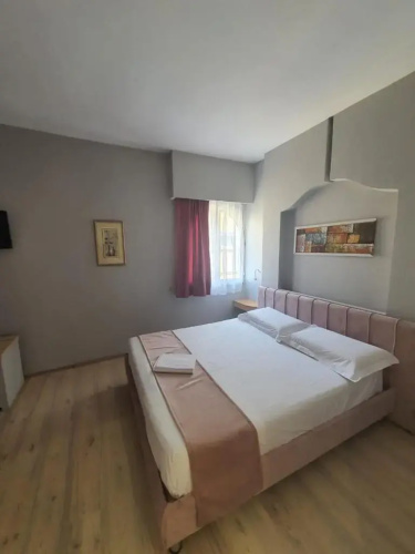 Theranda Hotel