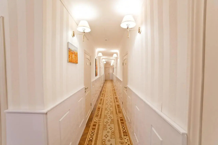 Aruna Hotel