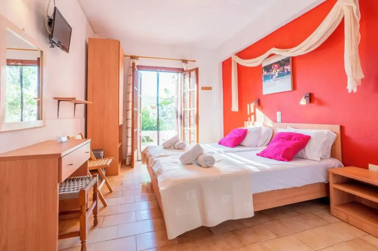 Amalthia Studios Apartments