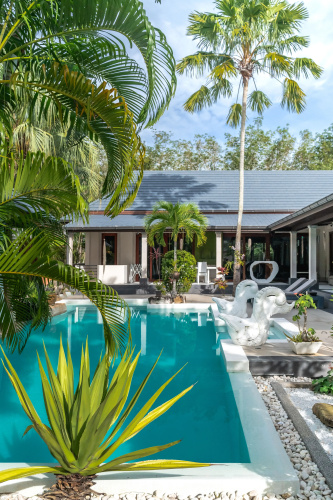 Banyak Luxury 4Br with Nice Terrace Villa